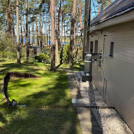 River Bank Vacation Home Jūrkalne Eksteriør billede